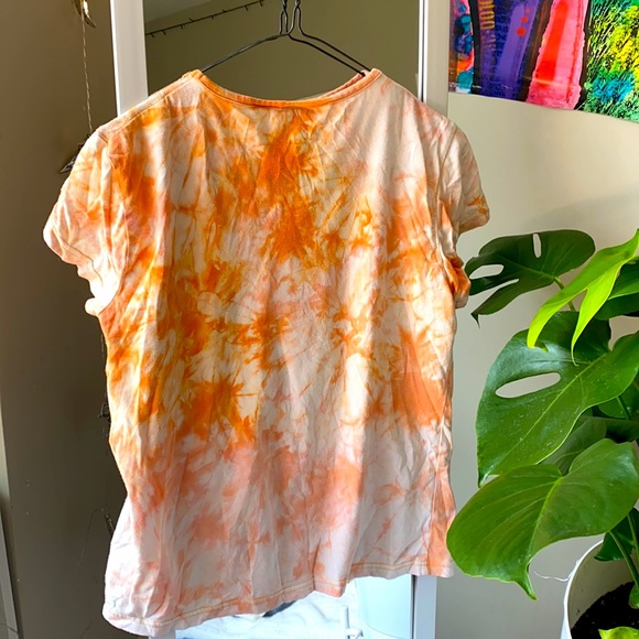 Tie-Dye T-Shirt 💥Bundle Tie Dye’s to Save✨ - Picture 2 of 4
